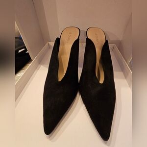 Le Chateau black V high heels new size 9